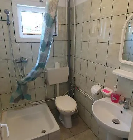 Casa Cinderella בית הארחה קוסטינסטי