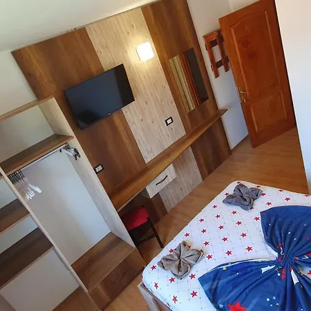 בית הארחה Casa Cinderella קוסטינסטי