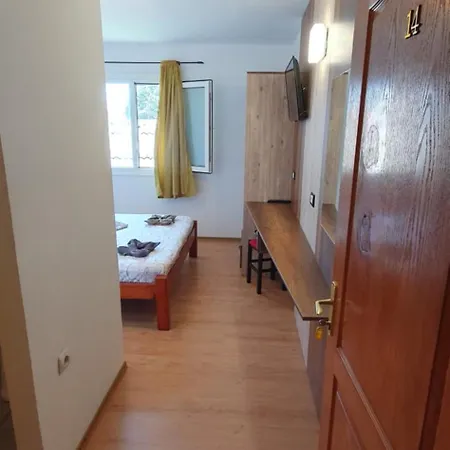 בית הארחה Casa Cinderella קוסטינסטי