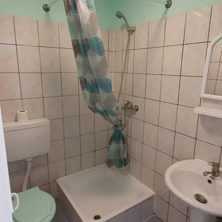 Casa Cinderella בית הארחה קוסטינסטי