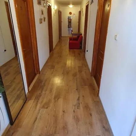 Casa Cinderella בית הארחה קוסטינסטי